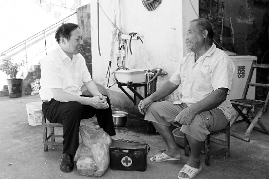 扎根农村30多年的“乡医”