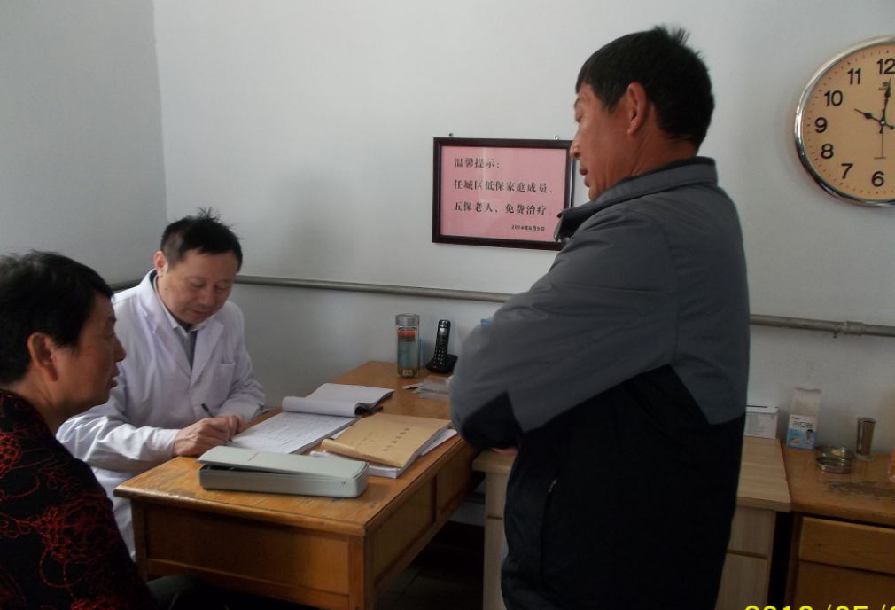 “五一节”:全国劳模孟凡珍不休息不停诊为患者治病