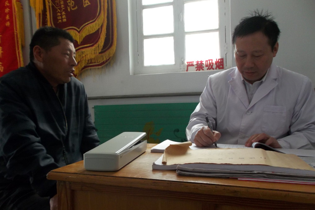 “五一节”:全国劳模孟凡珍不休息不停诊为患者治病