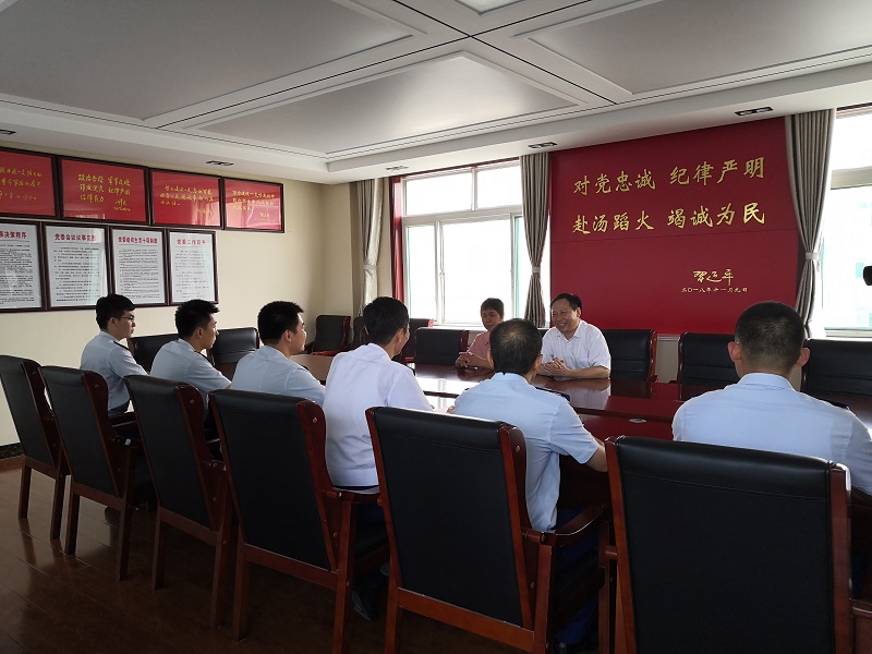 这对“模范夫妇”被聘为济宁消防市中大队首批“消防宣传大使”