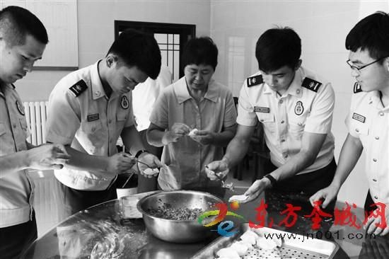 聆听道德模范事迹感悟榜样无穷力