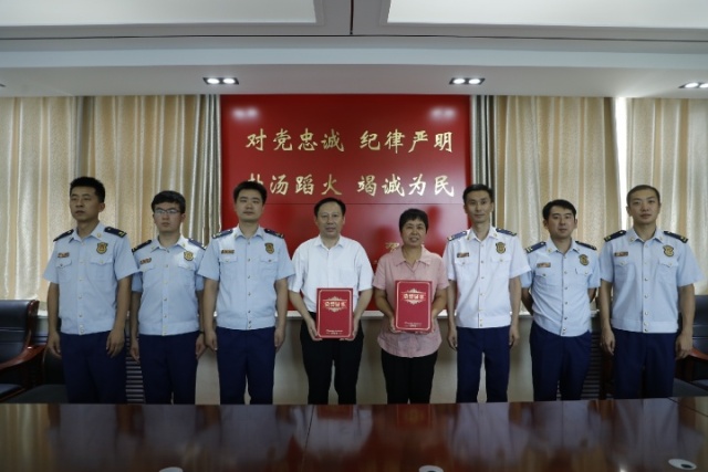 让身边的先进典型发光闪光荣光 ——济宁消防支队邀请道德模范先进事迹宣讲团走进基层中队