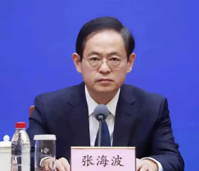 2025年春节慰问—市委副书记代市长张海波看望慰问孟凡珍劳模