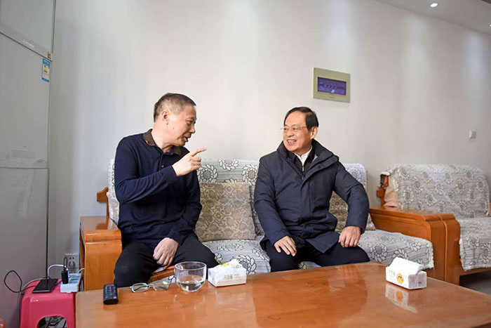 2025年春节慰问—市委副书记代市长张海波看望慰问孟凡珍劳模